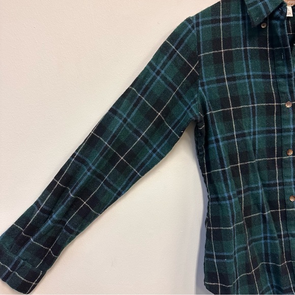 VTG Casual Corner Wool Blend Green and Black Plaid Shirt - Picture 2 of 8